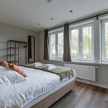 Ferienhaus Huswell - Along The Canal With Great Views *
